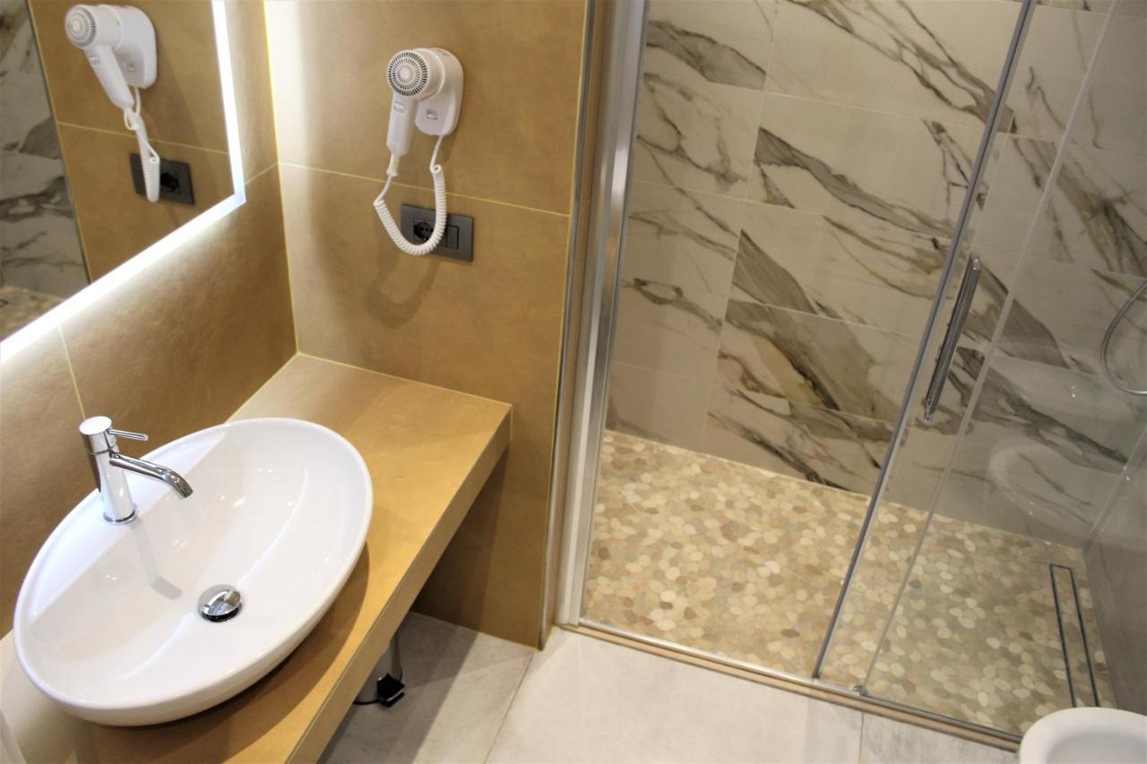 B&B Primrose Residence Hotel Rimini Kültér fotó